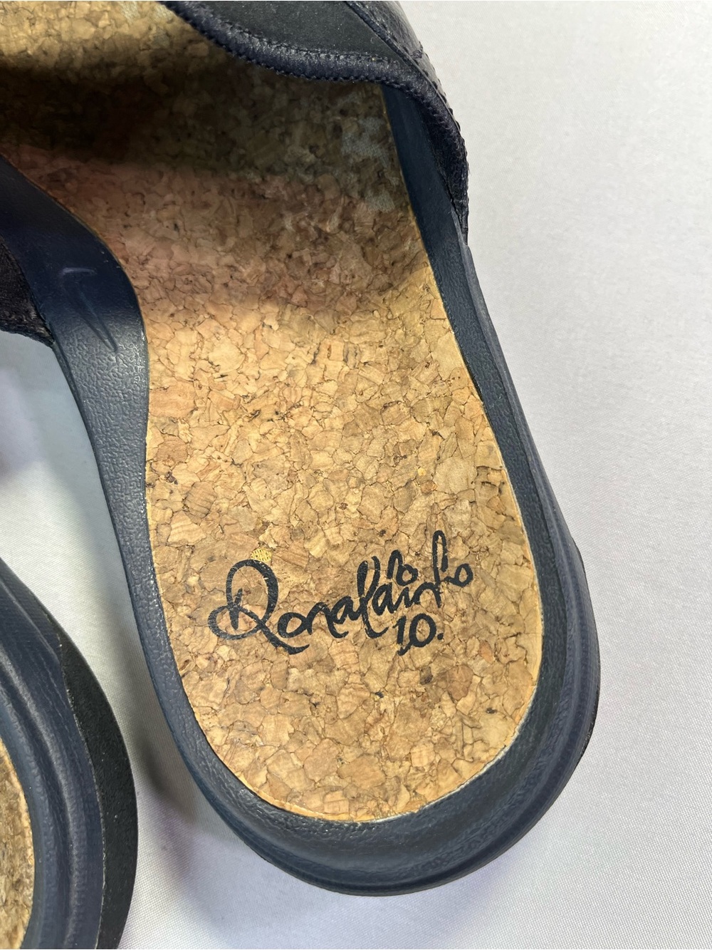 RARE! 2008 Nike Ronalndinho Slides Gold Brasil Bonito Black Soccer Flip Flops 7 - Picture 12 of 13